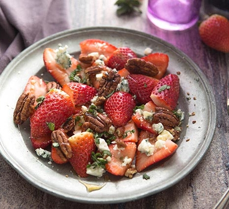 Strawberry Bleu Cheese Bites