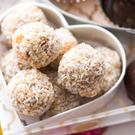 Coconut Cashew Truffle Bites